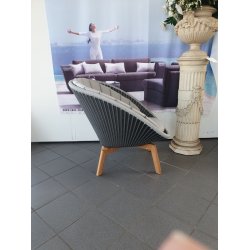 Caneline Peacock lounge chair - udstillingsmodel