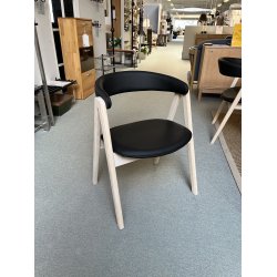 Forma spisebordsstole - s�t med 4 i sort l�der og hvidolieret eg