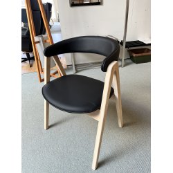 Forma spisebordsstole - s�t med 4 i sort l�der og hvidolieret eg