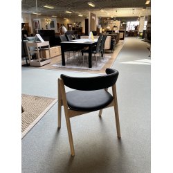 Forma spisebordsstole - s�t med 4 i sort l�der og hvidolieret eg