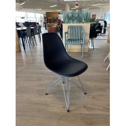 6 Eames DSR-stole i sort - ikonisk komfort og design