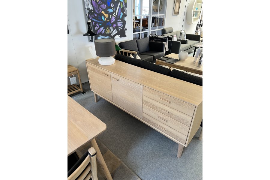 Cas 700 Sideboard in Eiche wei gelt