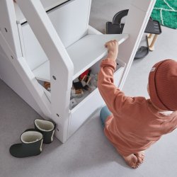 Halvhj seng med trappe