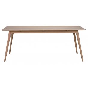 Yumi spisebord i eg